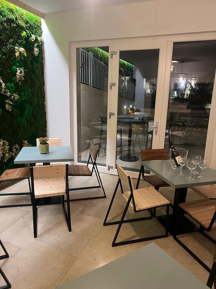 Amarena Garden House