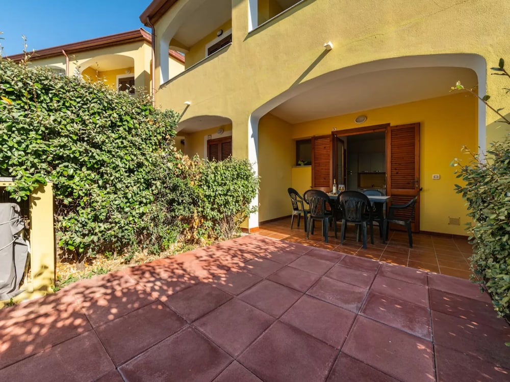 Hotel Comfortable Accommodation With Patio