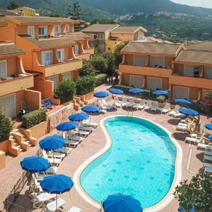 Hotel Charming Sea-View Apartment With Pool cazare Badesi
