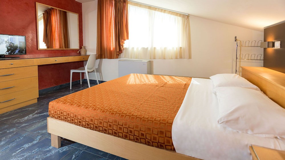 Anchise Mare Holiday Apartments