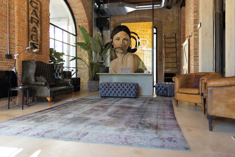 Ar Suites&Art