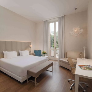 Hotel Nh Genova Centro cazare San Teodoro