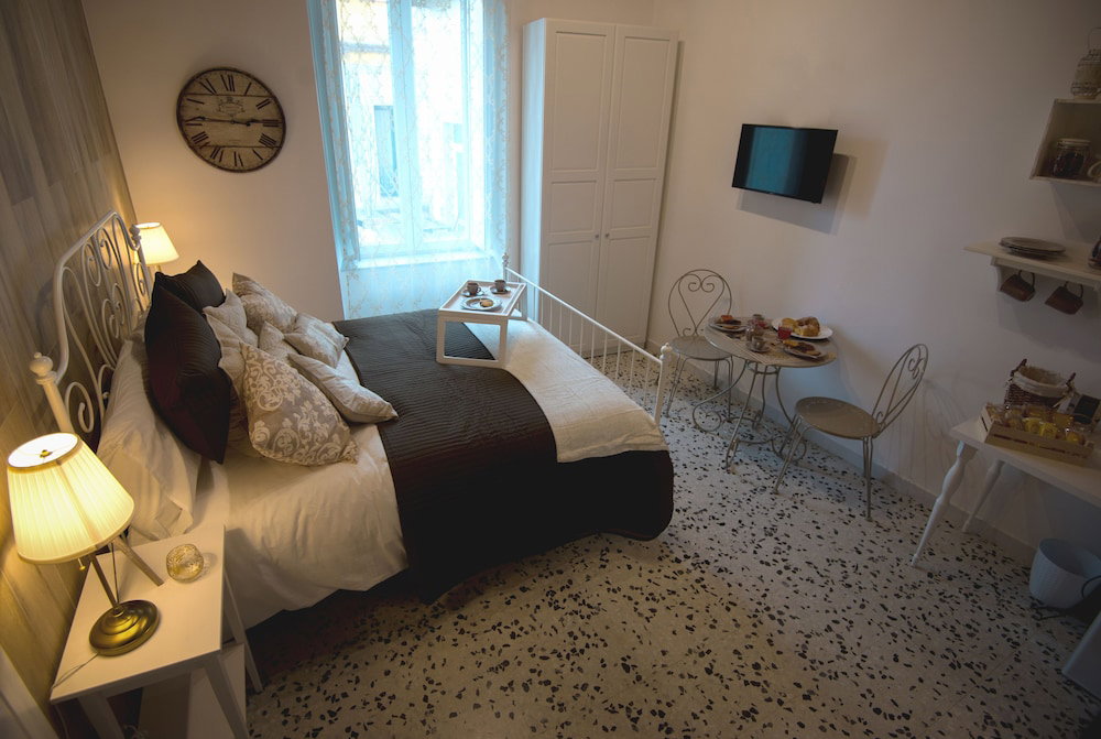 Elegant B&B Il Vicolo Storico