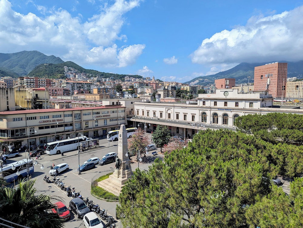 Hotel B&B Salerno Royal Suite Central Station