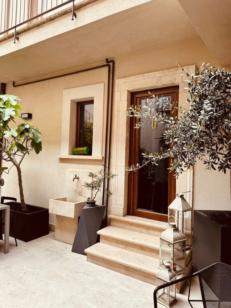 Hotel Albergo Diffuso Ginevra Boutique Rooms