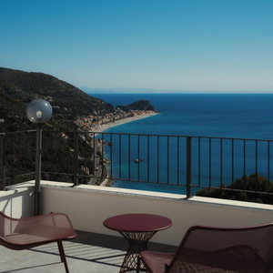 Hotel La Gioiosa cazare Finale Ligure