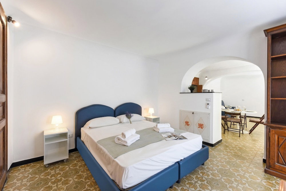 Hotel Maisonette Apartment With Outdoor Dining