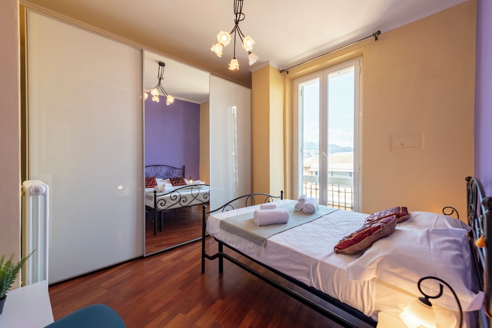 Hotel Lovely Apartment With Balcony Via Nizza