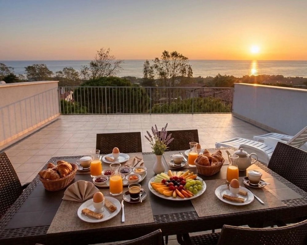 Hotel Wonderful Attic Flat With Sea View