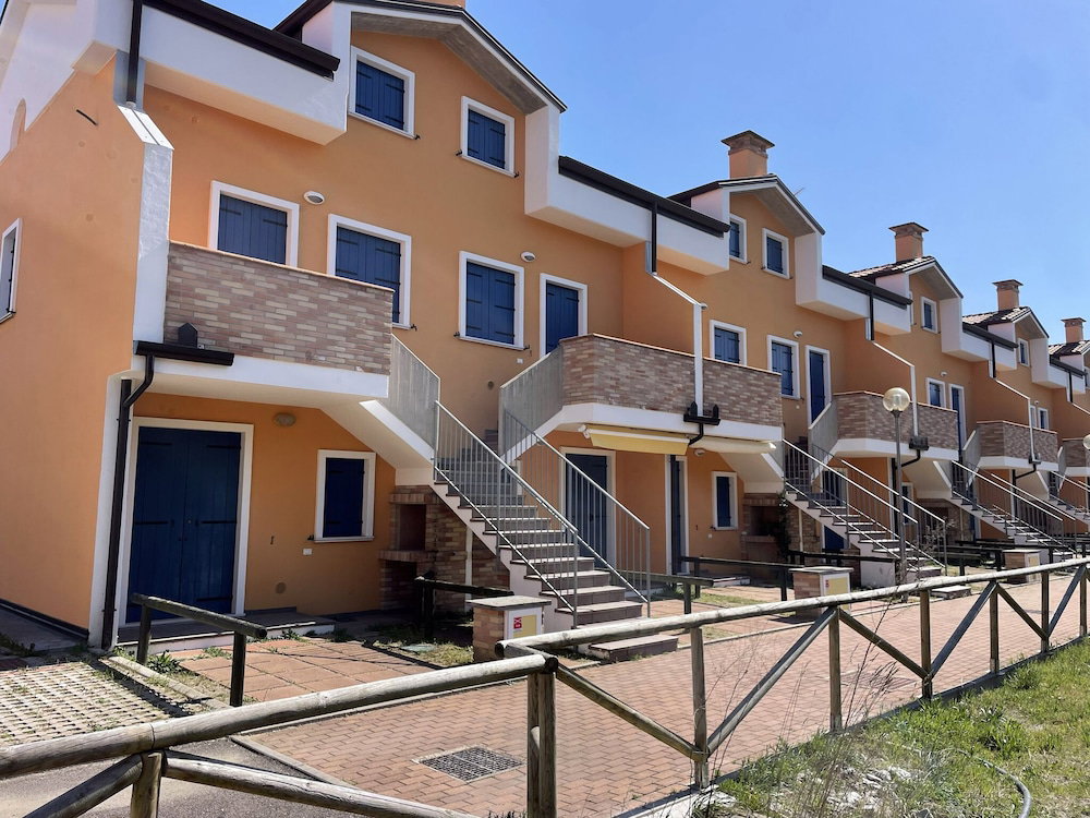 Hotel Seaside Family Flat With Terrace-Beahost
