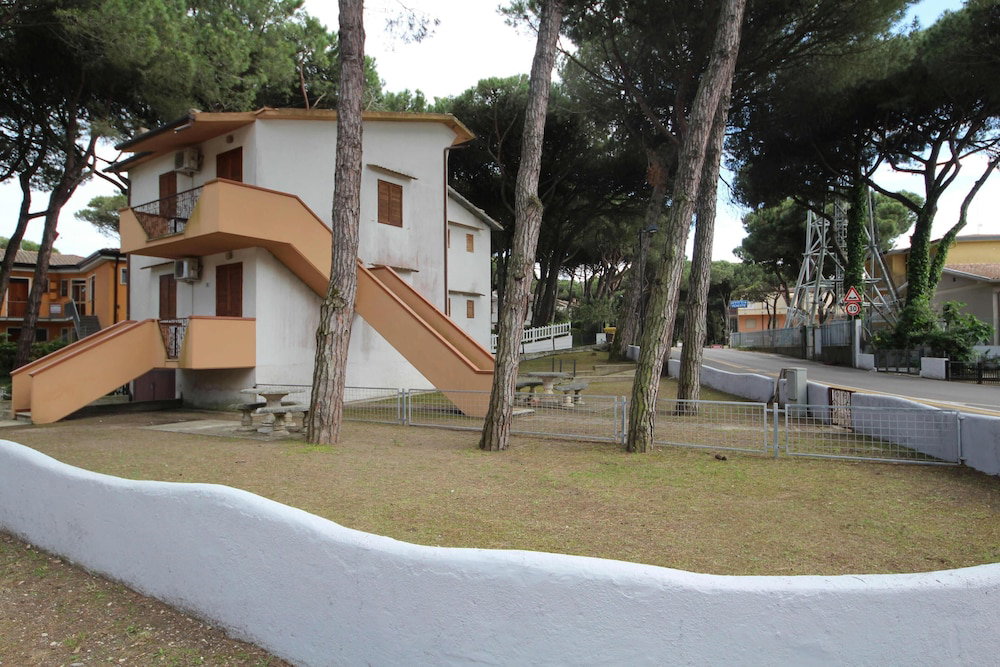Hotel Welcoming Apartment Steps From The Beach