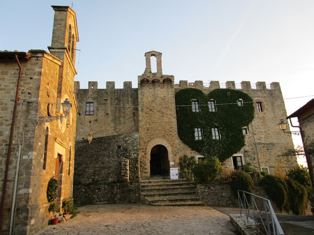 Hotel Castello Di Cisterna