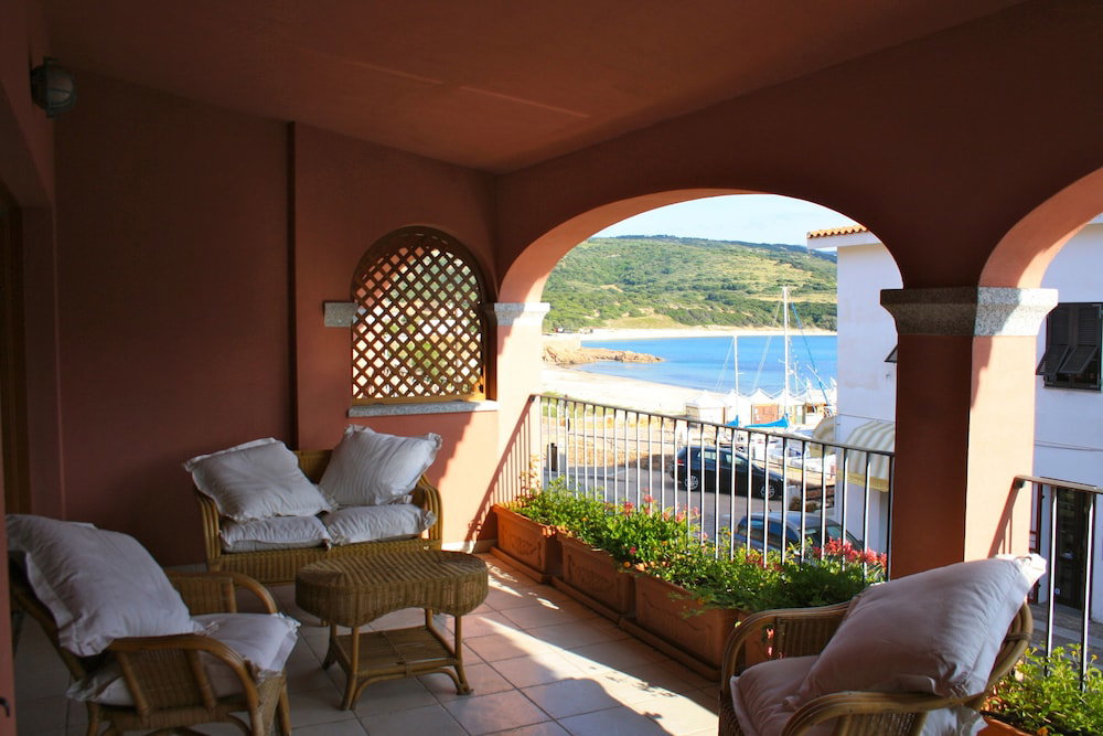 Hotel Isola Rossa Borgo Mare - Agenzia Isola Rossa