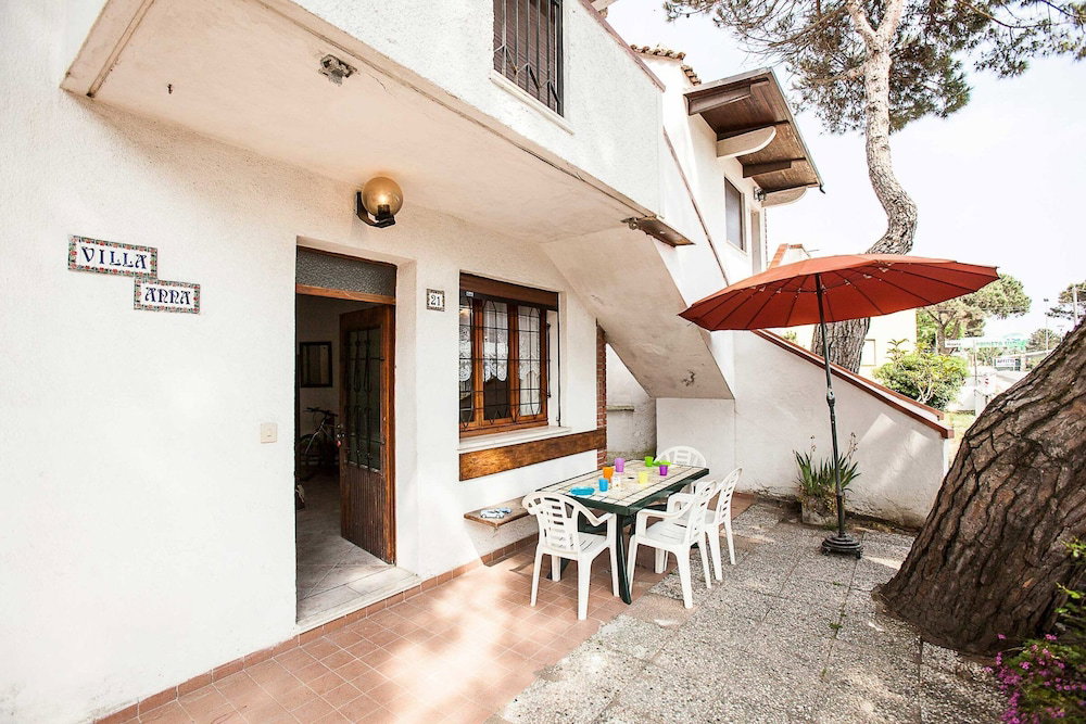 Hotel Quiet Little Villa By The Seaside In Rosolina Mare