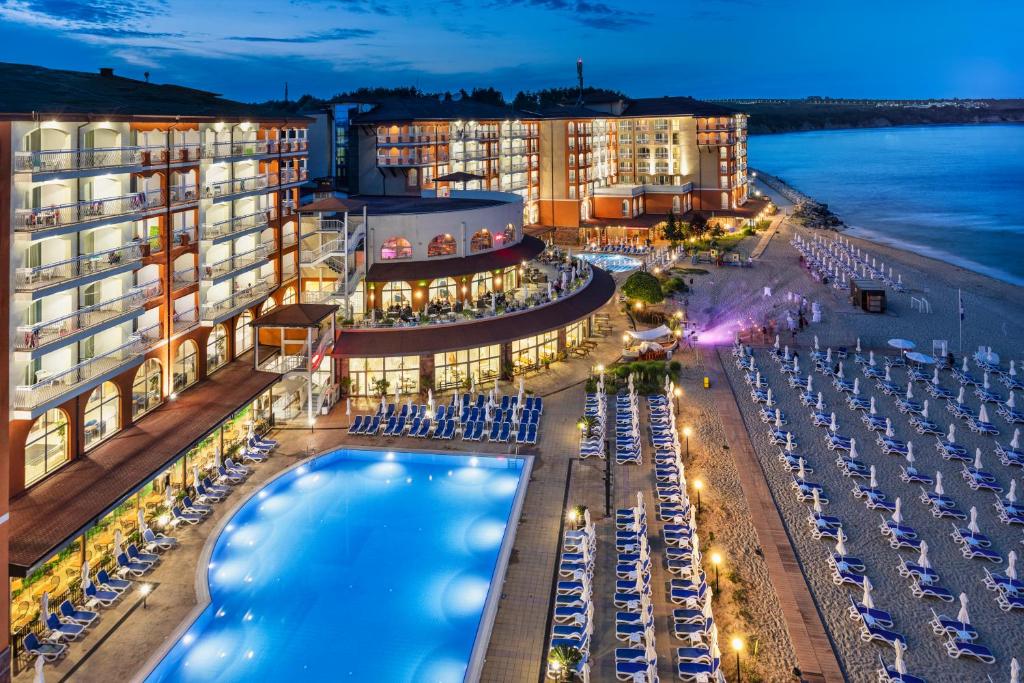Sol Luna Bay Resort Hotel