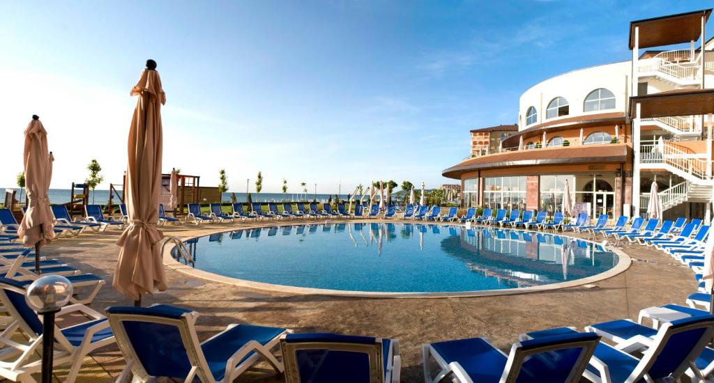 Sol Luna Bay Resort Hotel