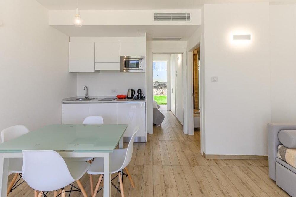 Stunning Capo Falcone Charming Apartments No9821