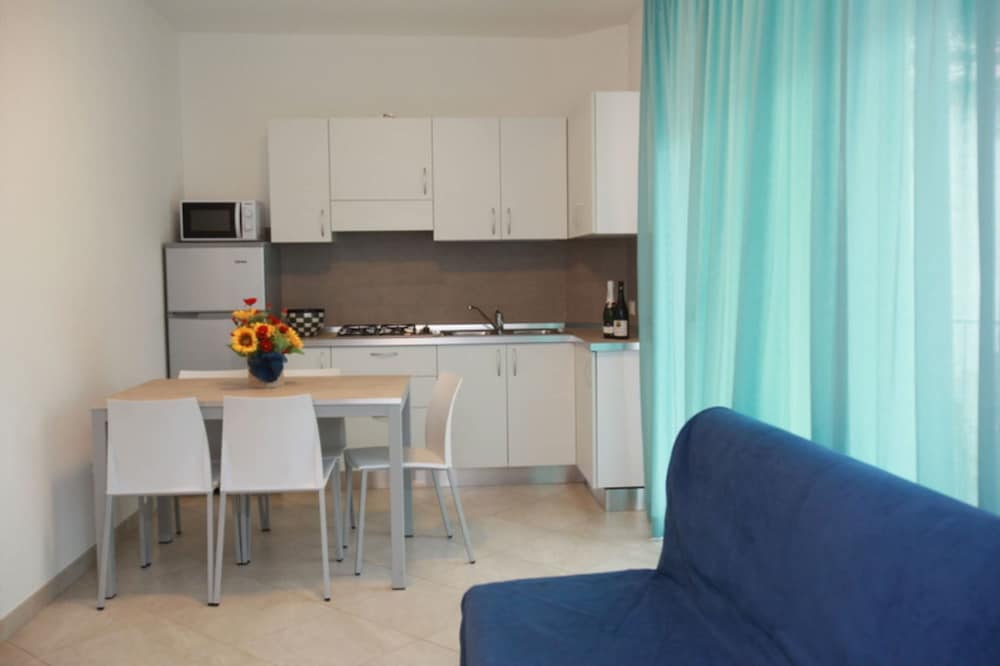 Hotel Coastal Comfort In Our Modern Flat