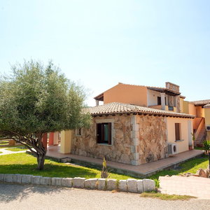 Sejur Albergo Residenziale Li Troni vacanta Budoni
