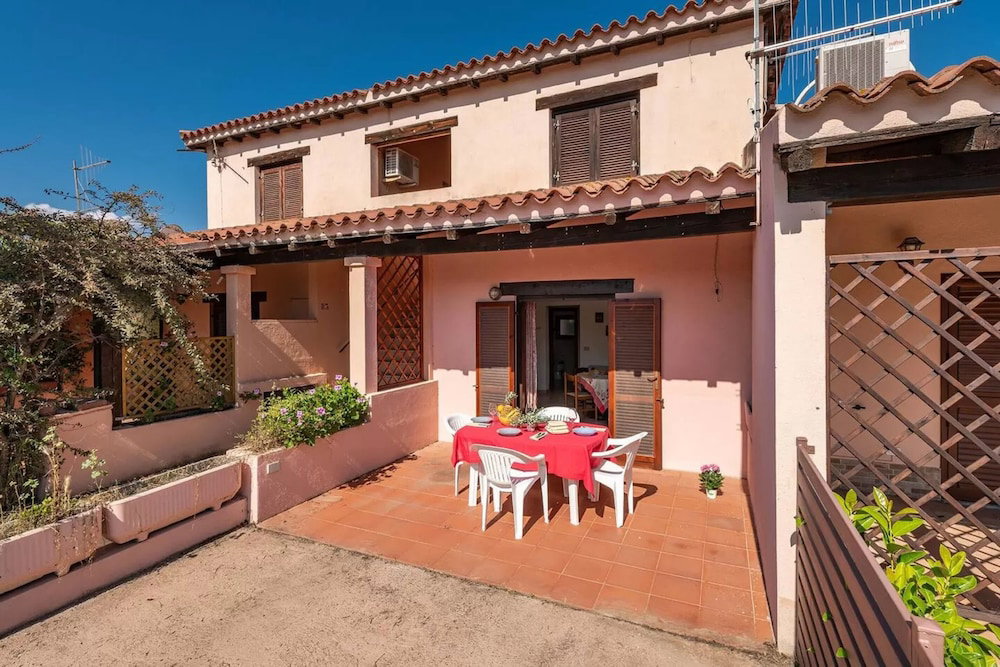 Hotel San Teodoro Flat Steps From The Beach