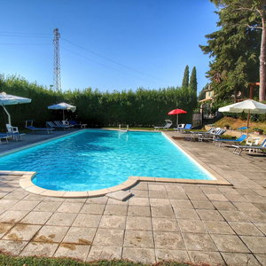 Hotel Beautiful Farmhouse With Hot Tub In Umbria cazare Gualdo Cattaneo