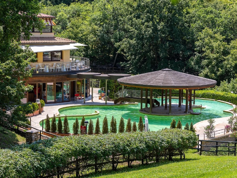 Hotel Elegant Villa With Spa In Sorano