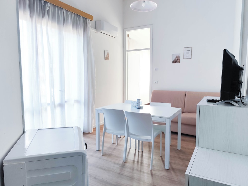 Hotel Modern Apartment Near The Beach