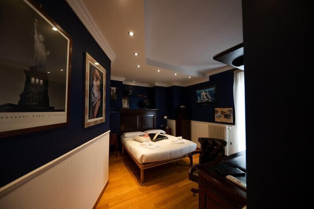 Navy Apartment By Wonderful Italy