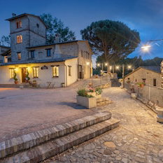 Hotel Borgo Pulciano Agriturismo cazare Montone