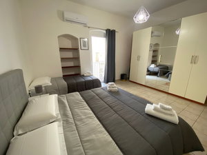 Hotel Newhouse Class 2 cazare Triggiano