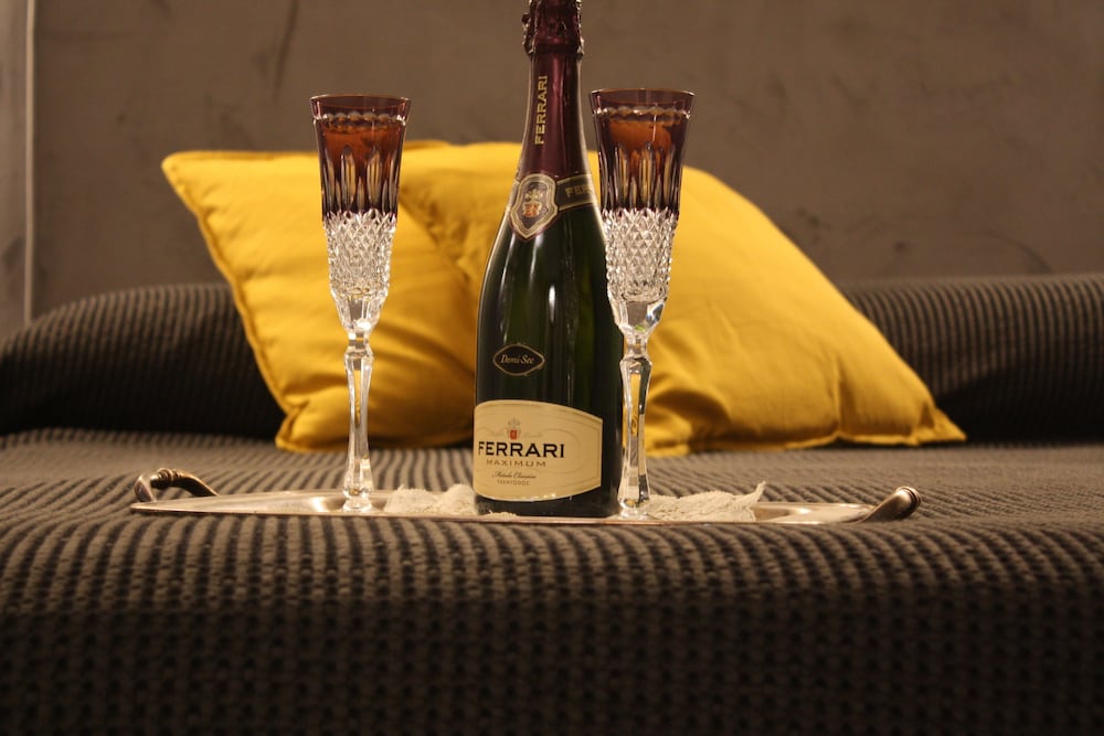 Imbriani Guest House & Suites