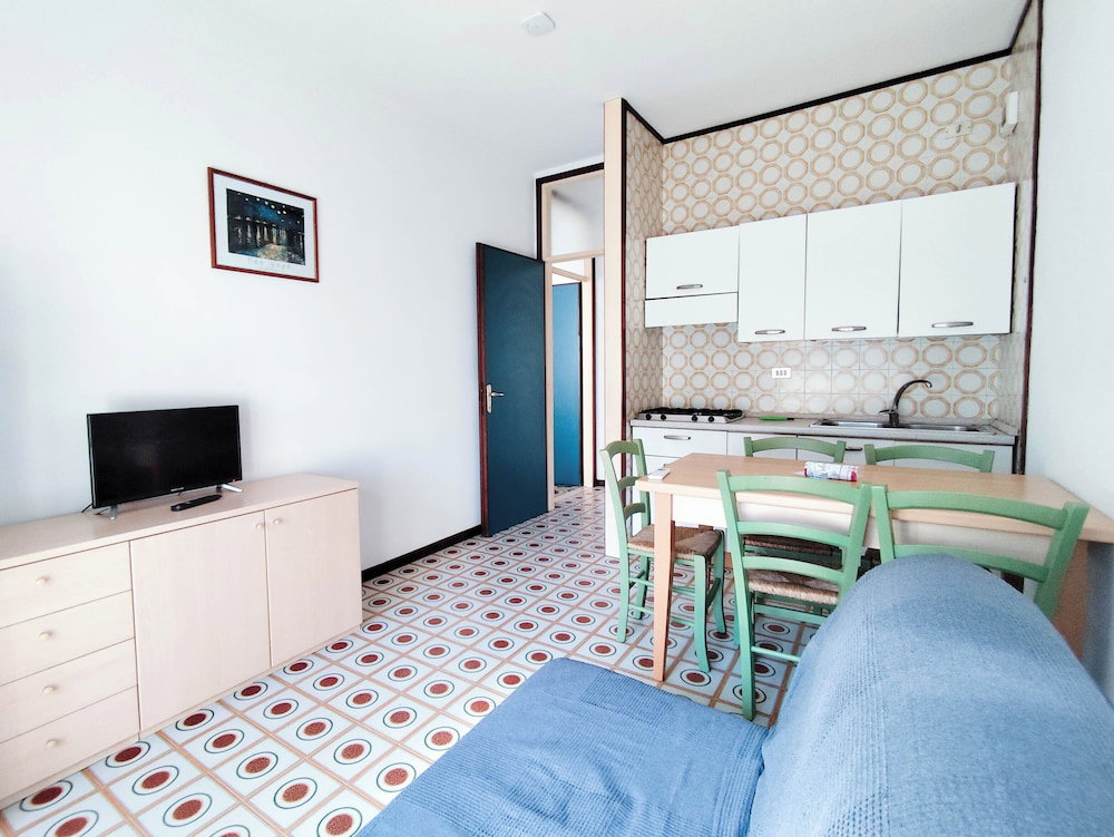 Hotel Relaxing Apartment Near The Beach