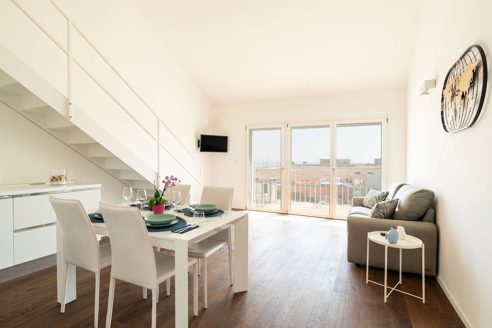 Hotel Lolita's Beachfront Loft By Wonderful Italy