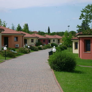 Hotel Bungalow In The Bella Italia Holiday Park cazare Peschiera del Garda
