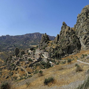Hotel Case Rurali Pentedattilo cazare Masella