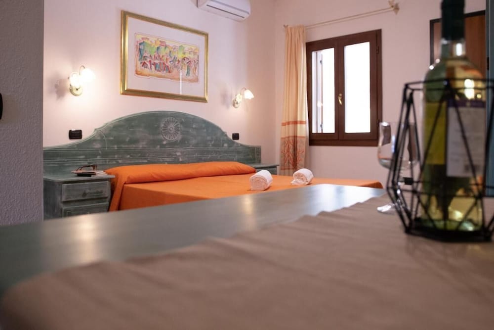 Hotel Idyllic Residence Cala Viola Studio Sleeps Num1373