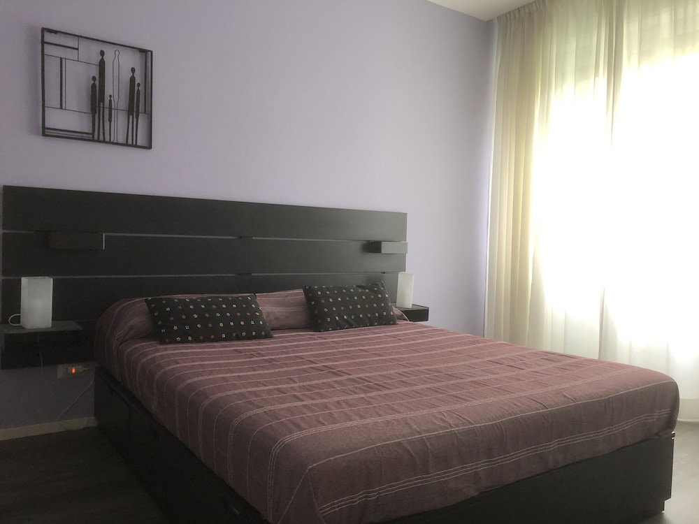 Hotel Ade Home