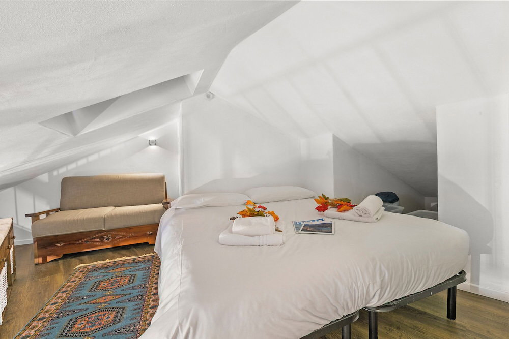 La Chicchetta Balcony & Mountain Views