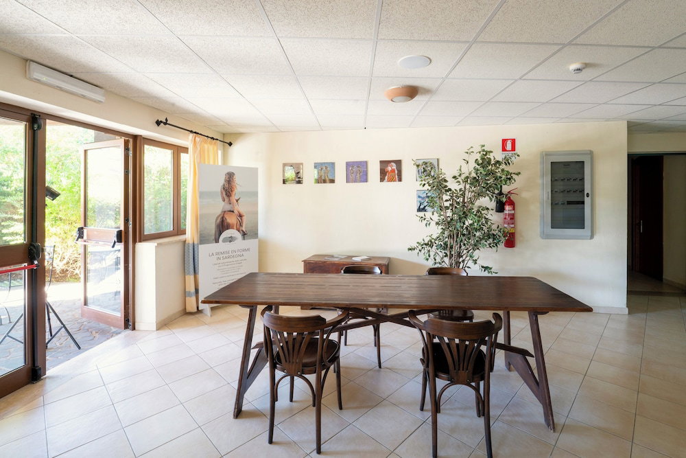 Hotel Hotel Medar With Pool In Arborea