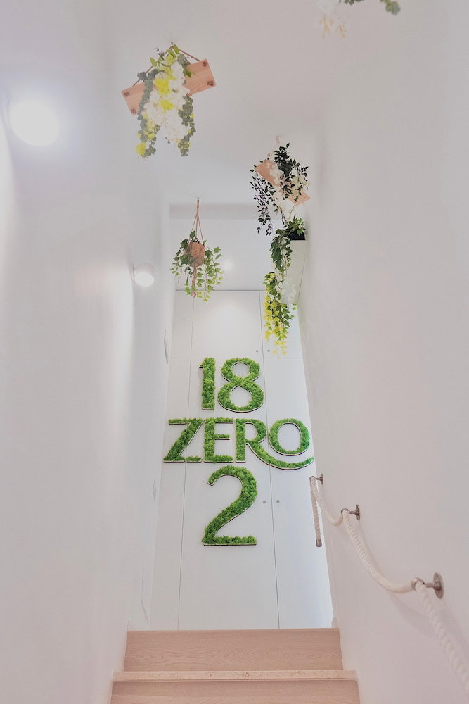 18Zero2 Luxury Rooms