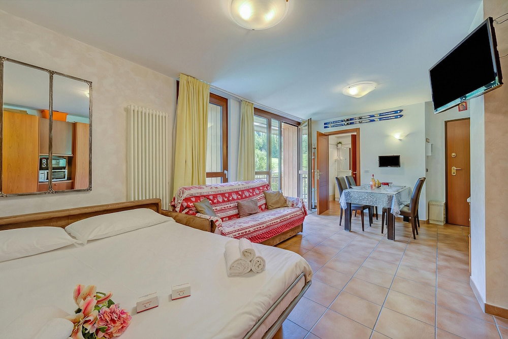 Hotel La Marmotta Ski In/Ski Out - Studio With Terrace