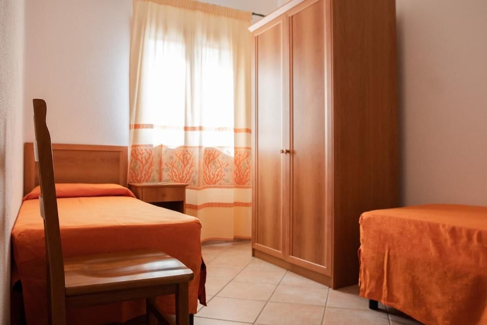 Idyllic Residence Cala Viola T6 2 Bedroom Apartment Sleeps 6 Persons
