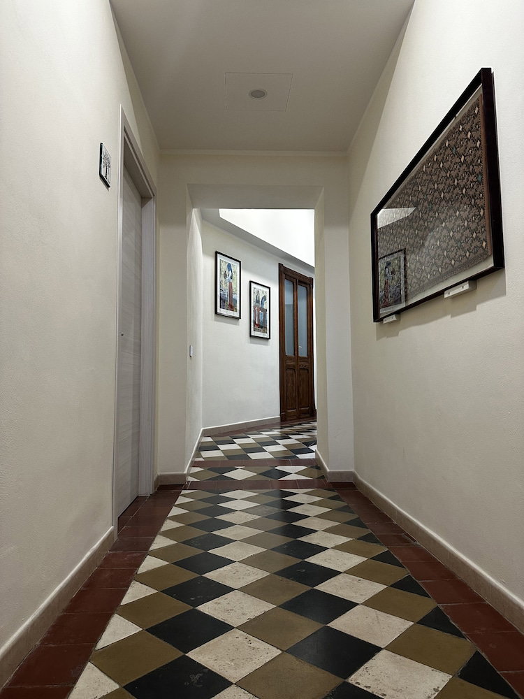 Domo Achenza Guesthouse