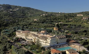 Hotel Grand Hotel Vesuvio cazare Priora