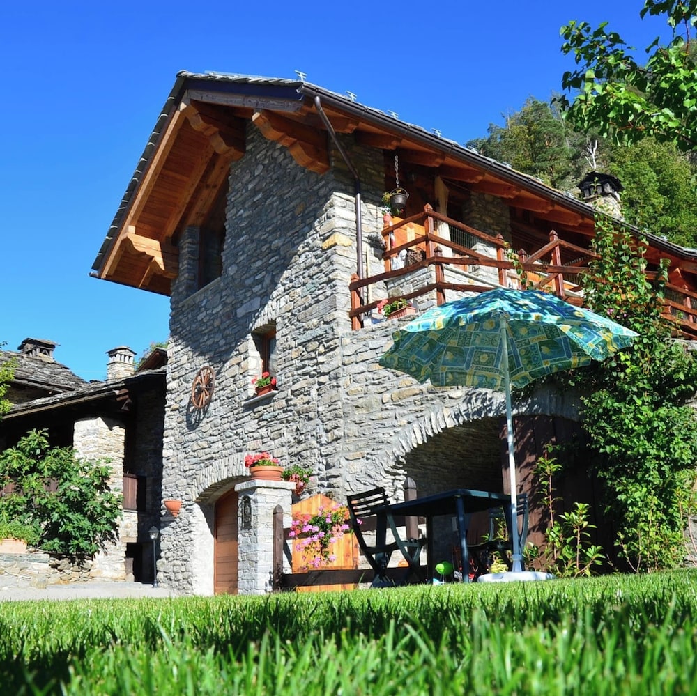 Hotel Appartamento Con Giardino