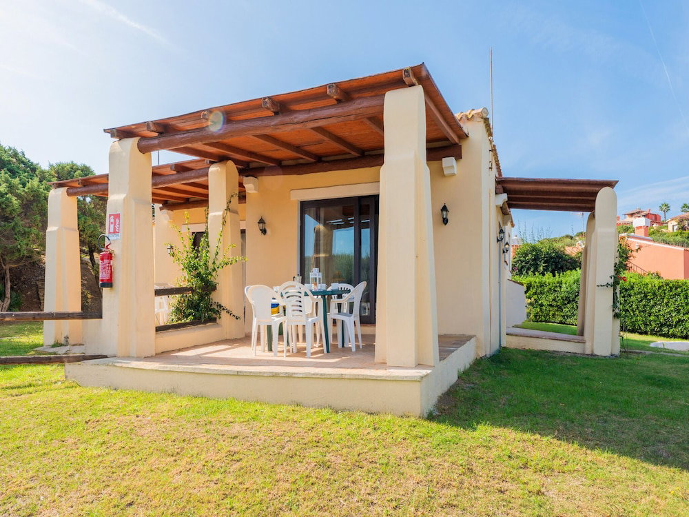Hotel Spacious Accommodation With Lovely Pool
