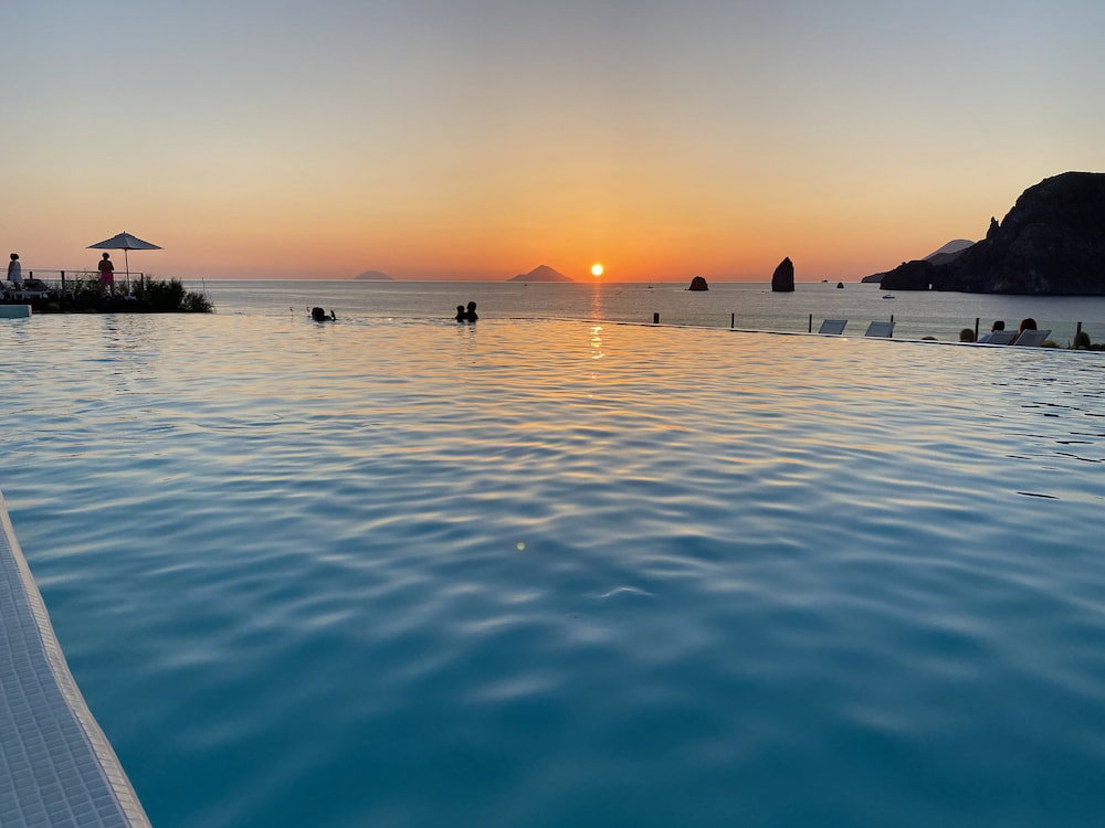 Hotel Therasia Resort Sea & Spa - The Leading Hotels Of The World