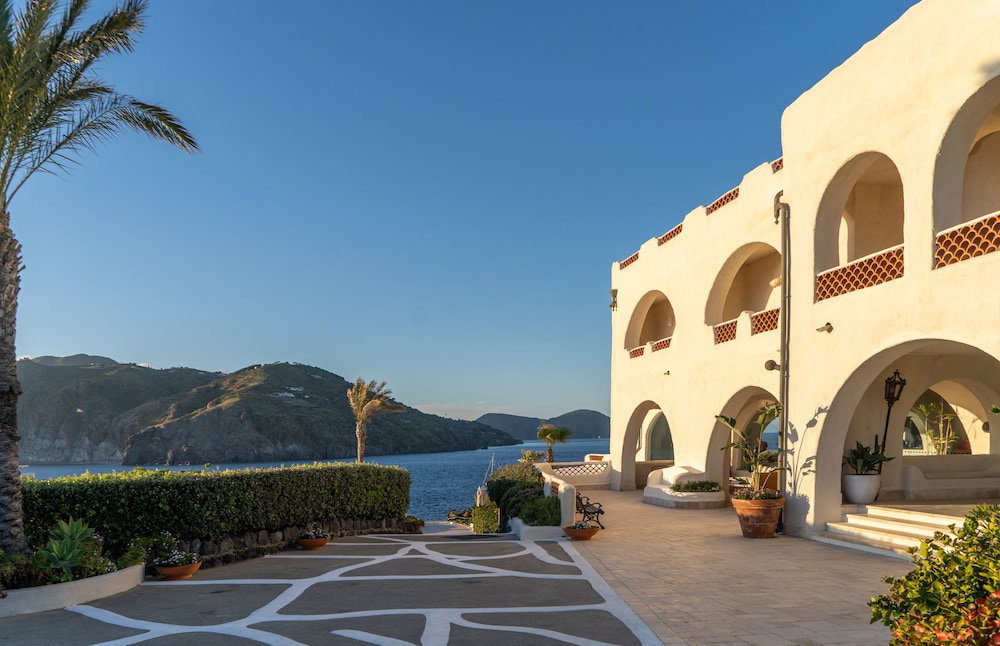Therasia Resort Sea & Spa - The Leading Hotels Of The World