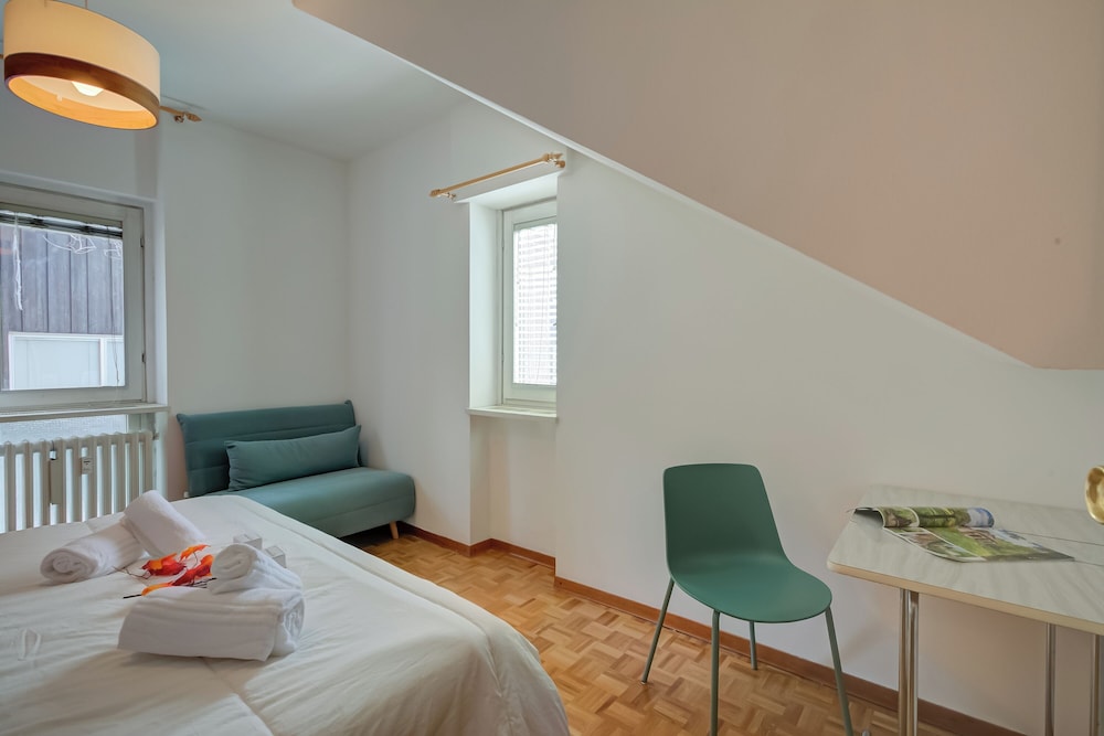 Comfort Tra Fiume E Pini With Shared Garden And Balcony