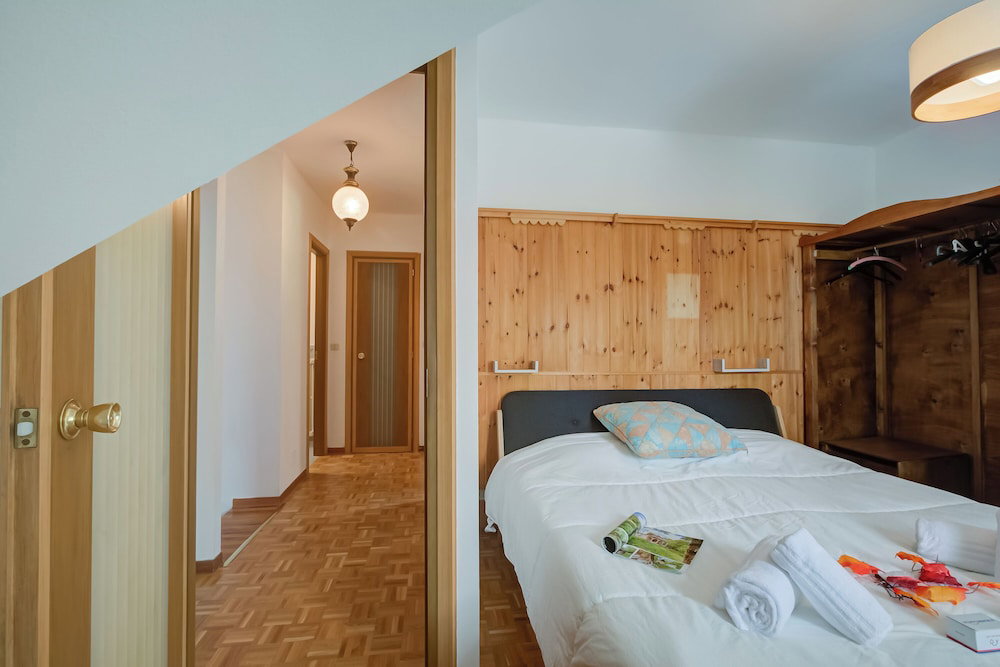Comfort Tra Fiume E Pini With Shared Garden And Balcony